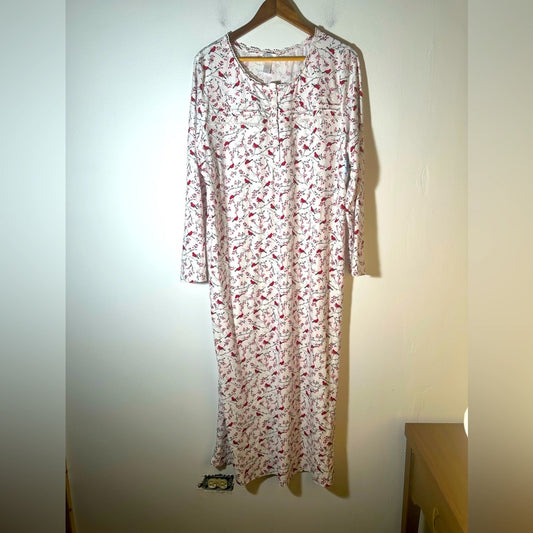 Red Cardinal Long Sleeve Nightgown NWT