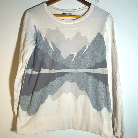 Bass Sweater with White and Gray Mountain