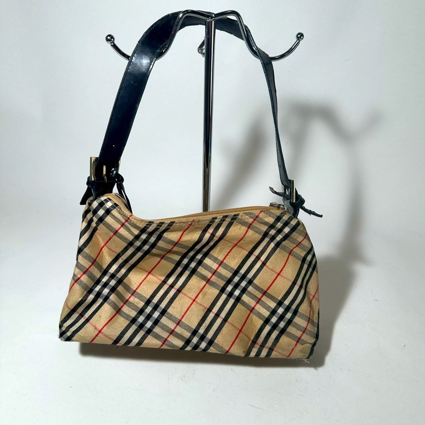 Elegant Beige Shoulder Bag with Gold Accents