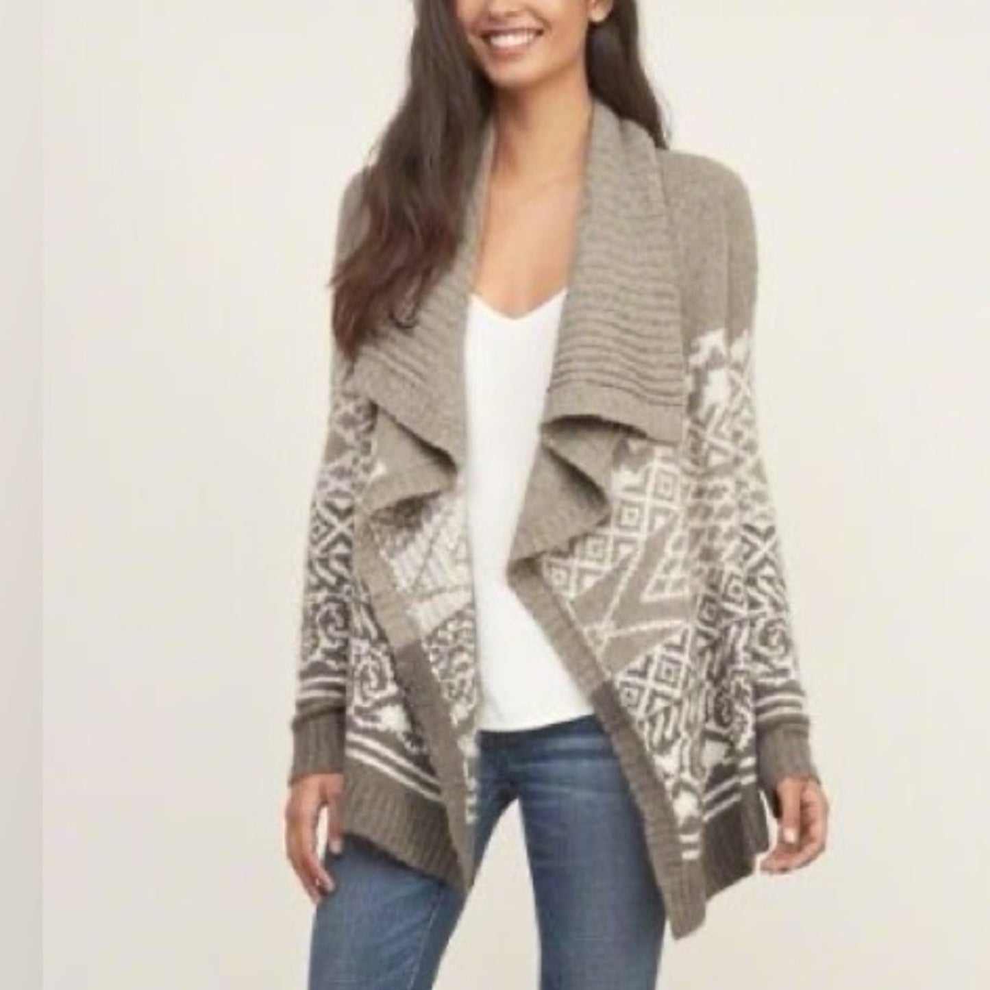 Abercrombie & Fitch Cozy Gray and Cream Women's Sweater