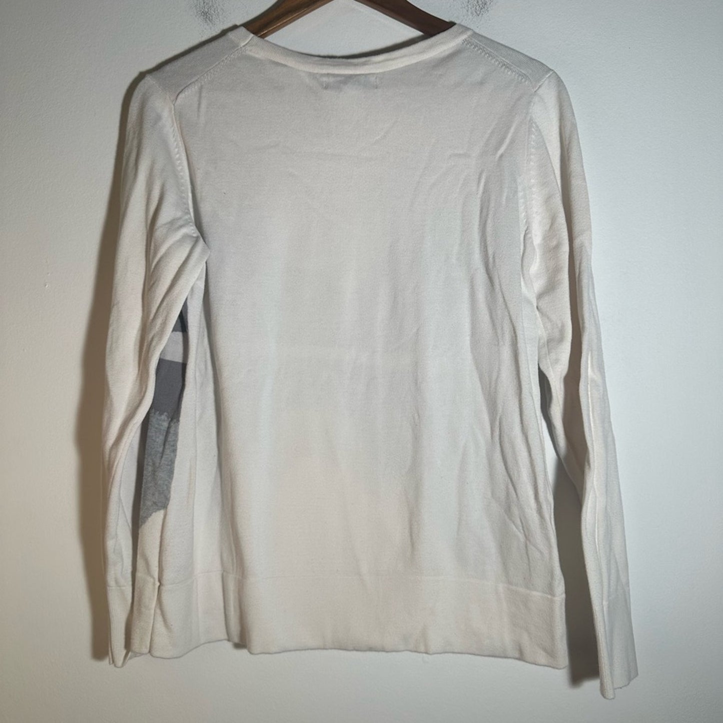 Bass Sweater with White and Gray Mountain