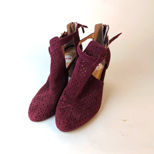 NWT Crown & Ivy Suede Stacked Heels - 7.5