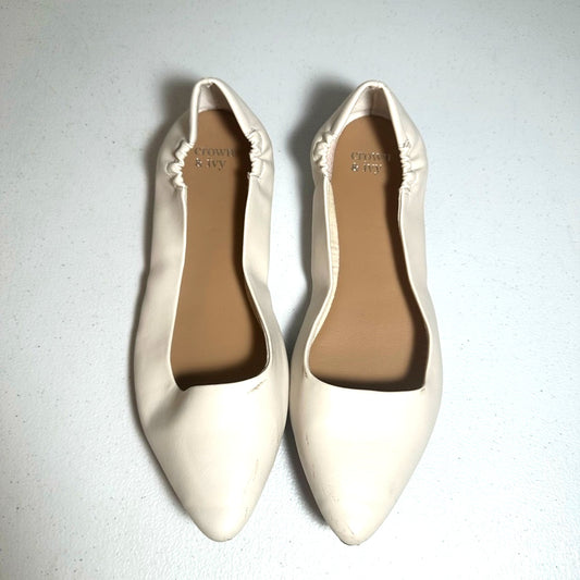 Crown & Ivy Women's Cream Flats