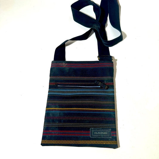 Sleek Black Messenger Bag with Adjustable Strap and Durable Material