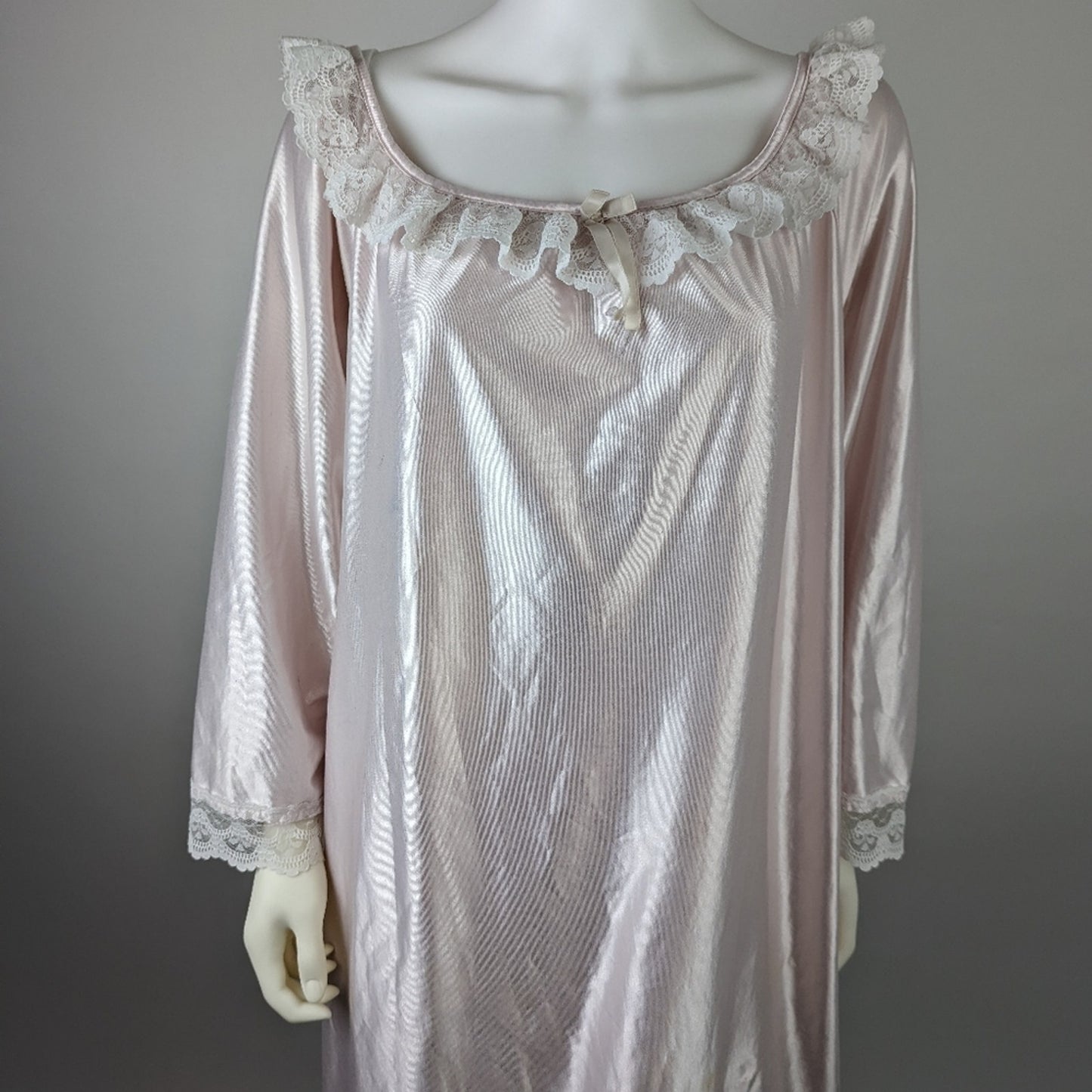 Vintage Cottagecore 80's Pale Pink Silky Lace Nightgown M