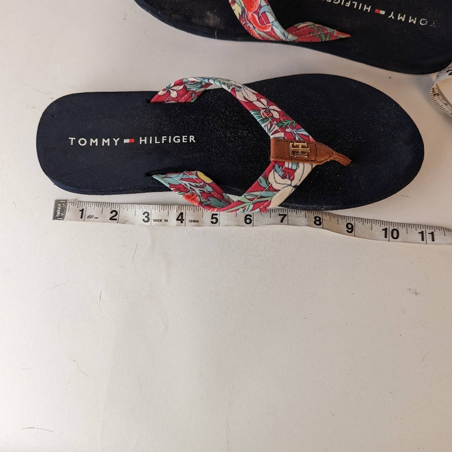 Tommy Hilfiger Criste Sandals / Approximate Size 9-9.5