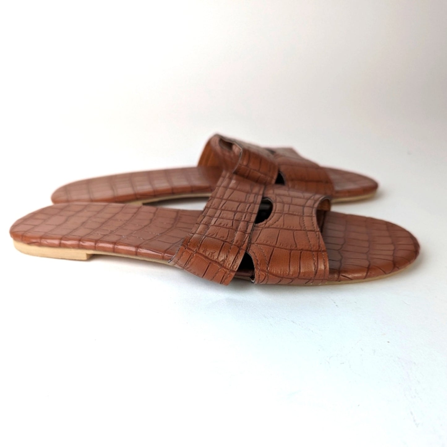 Summer Slip On Flats - 39 (8.5)