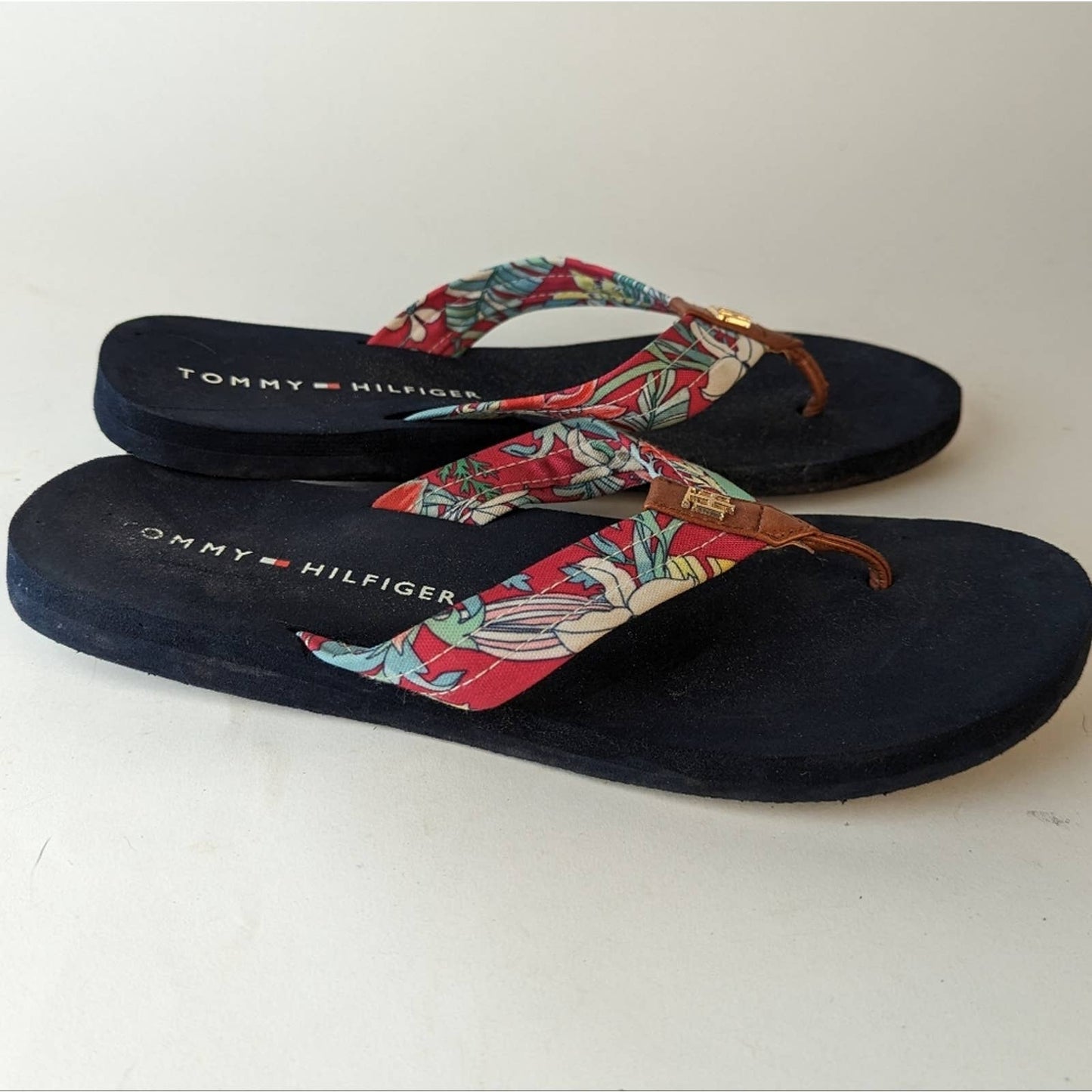 Tommy Hilfiger Criste Sandals / Approximate Size 9-9.5