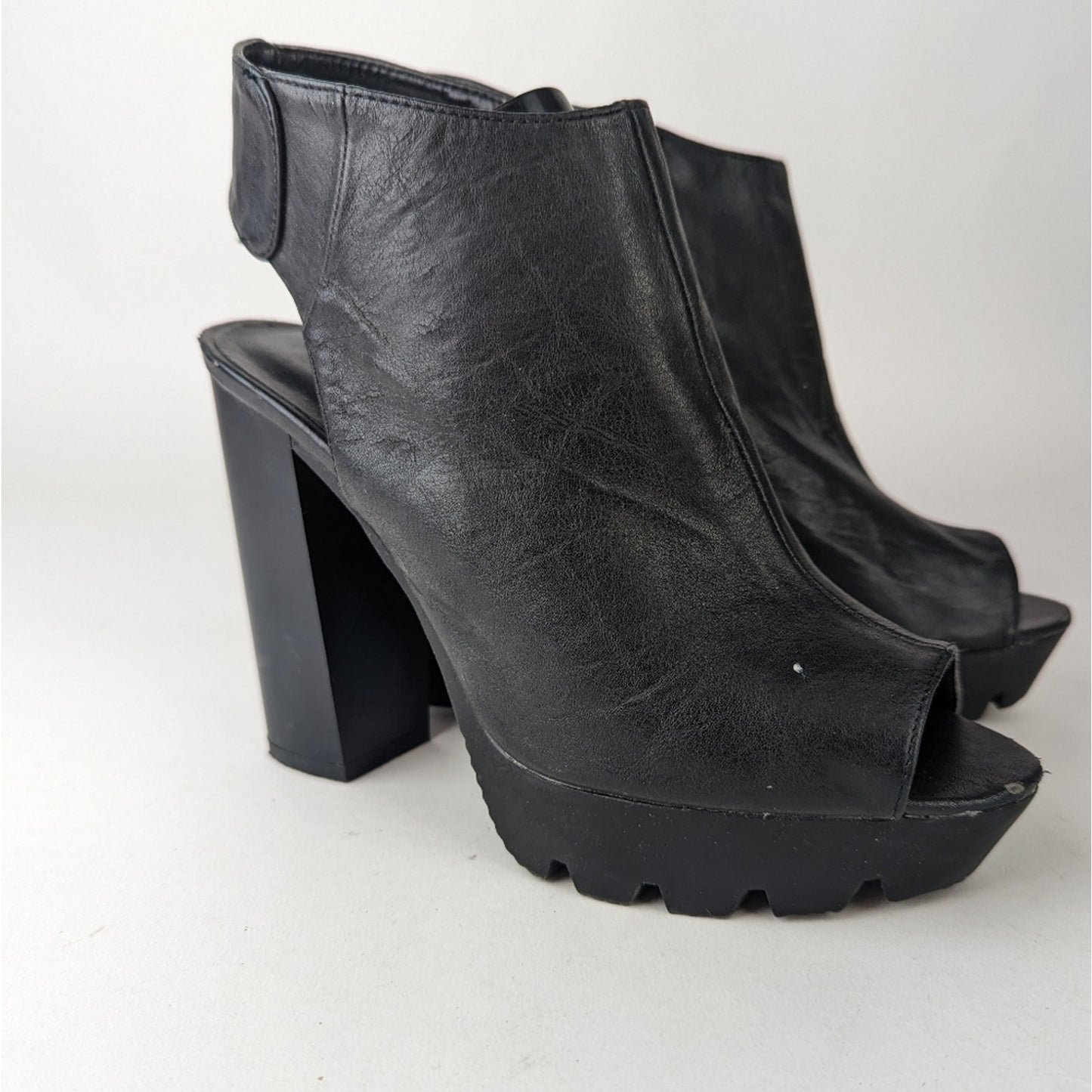 Qupid Chunky Heeled Peep Toe Booties - 6