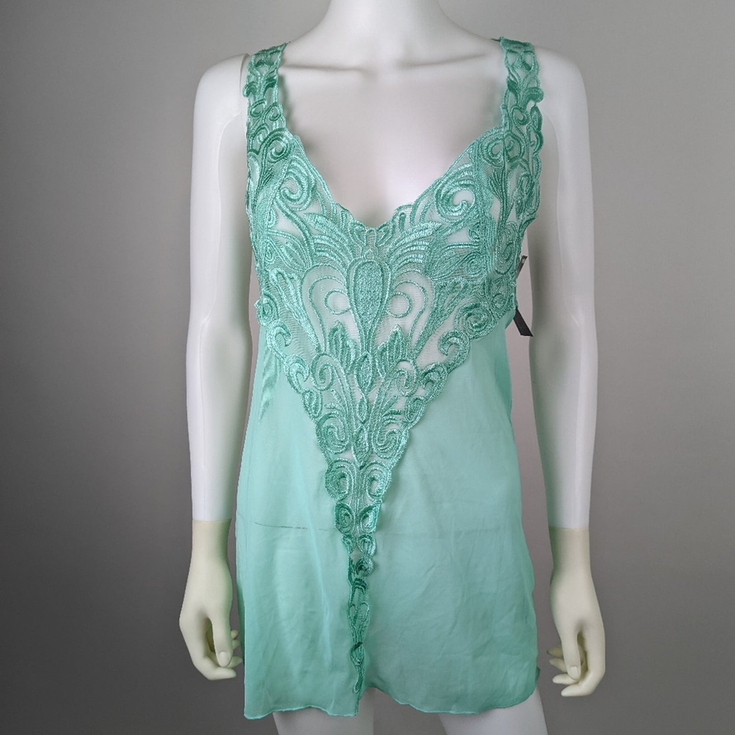 NWT Embroidered Babydoll Nightie L
