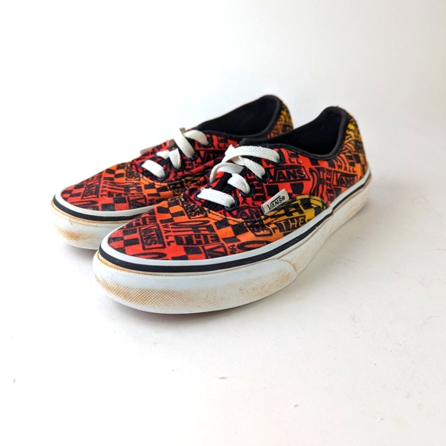 Vans Logo Flame Lace Up Sneakers 5.5