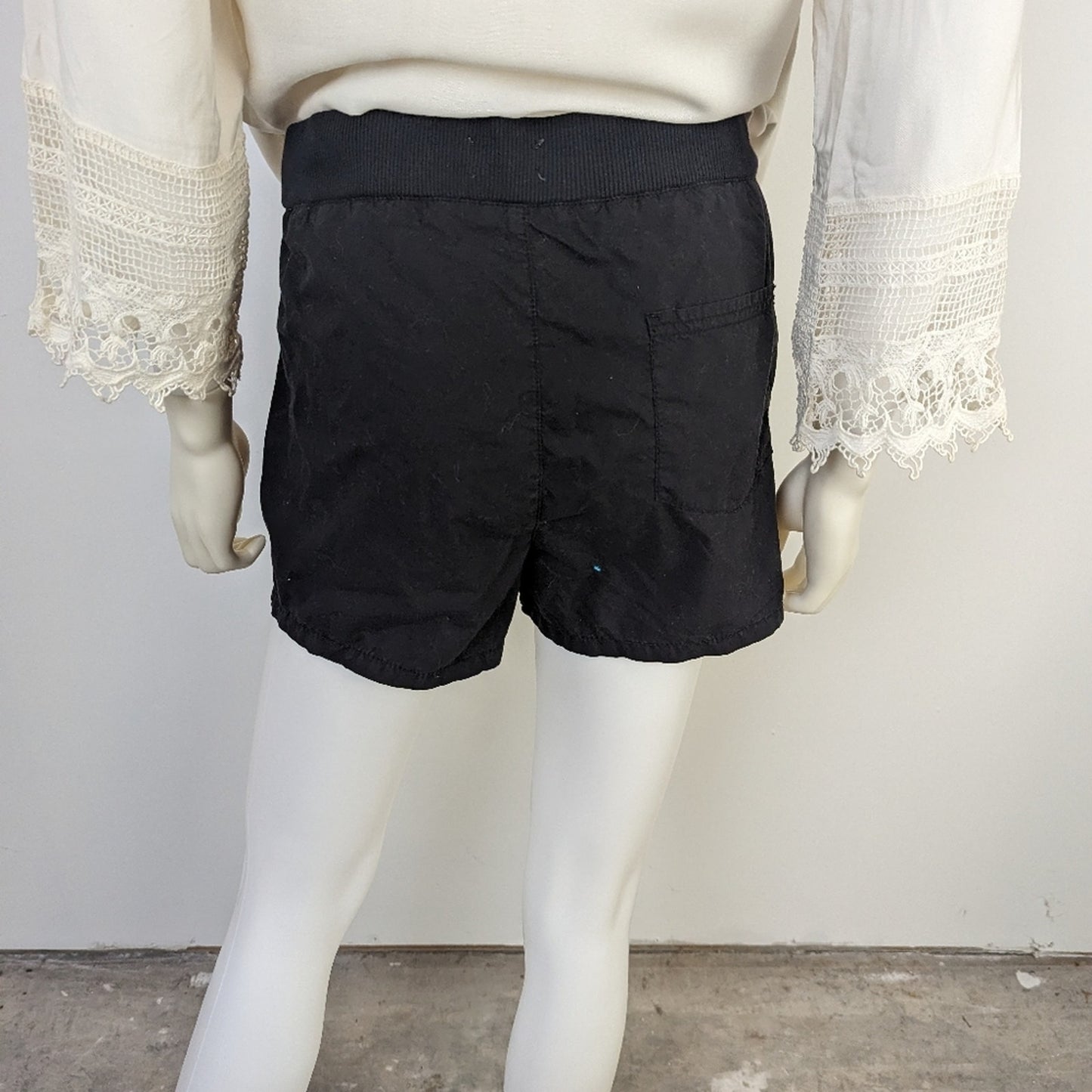 Lou & Grey Black Shorts S