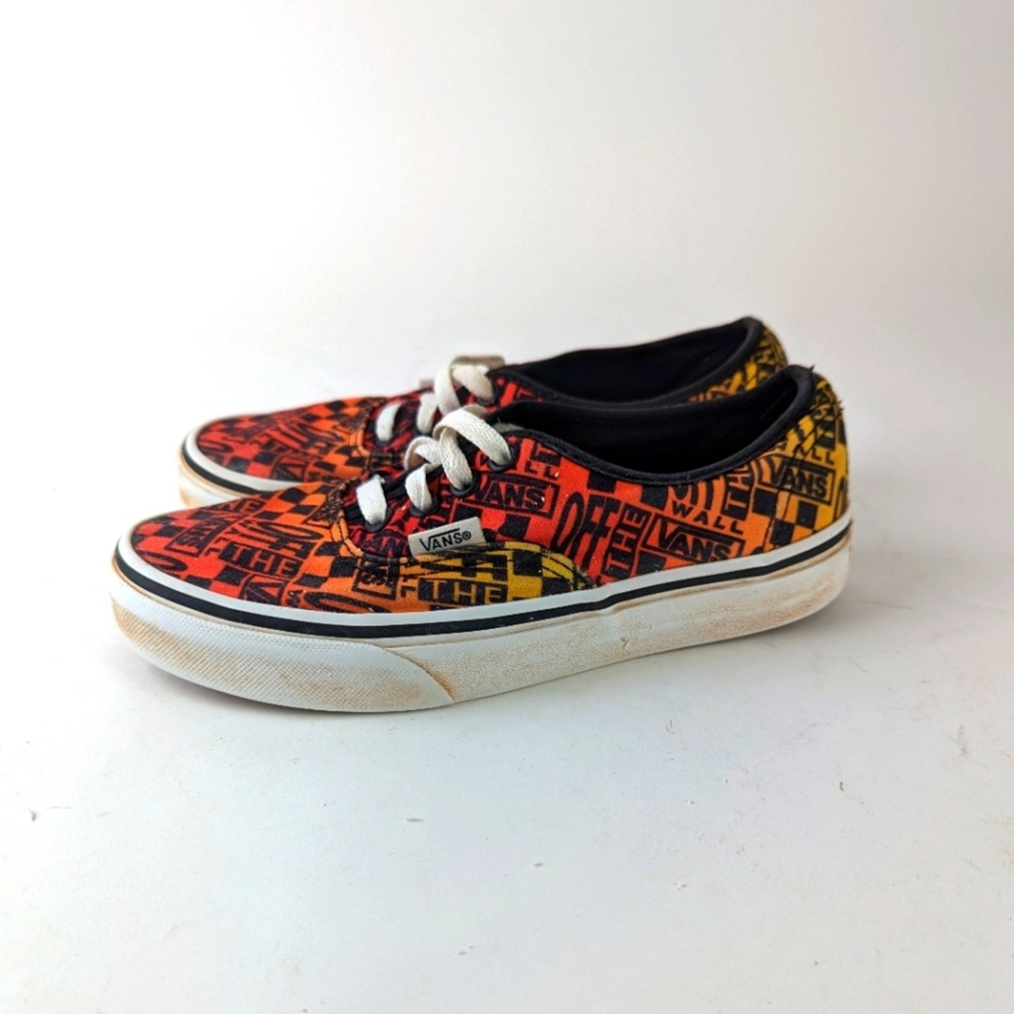 Vans Logo Flame Lace Up Sneakers 5.5