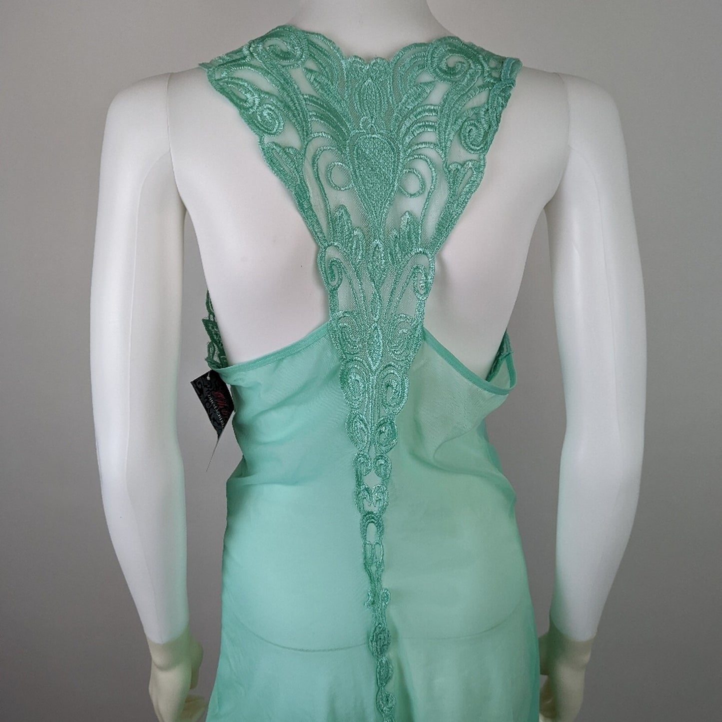 NWT Embroidered Babydoll Nightie L