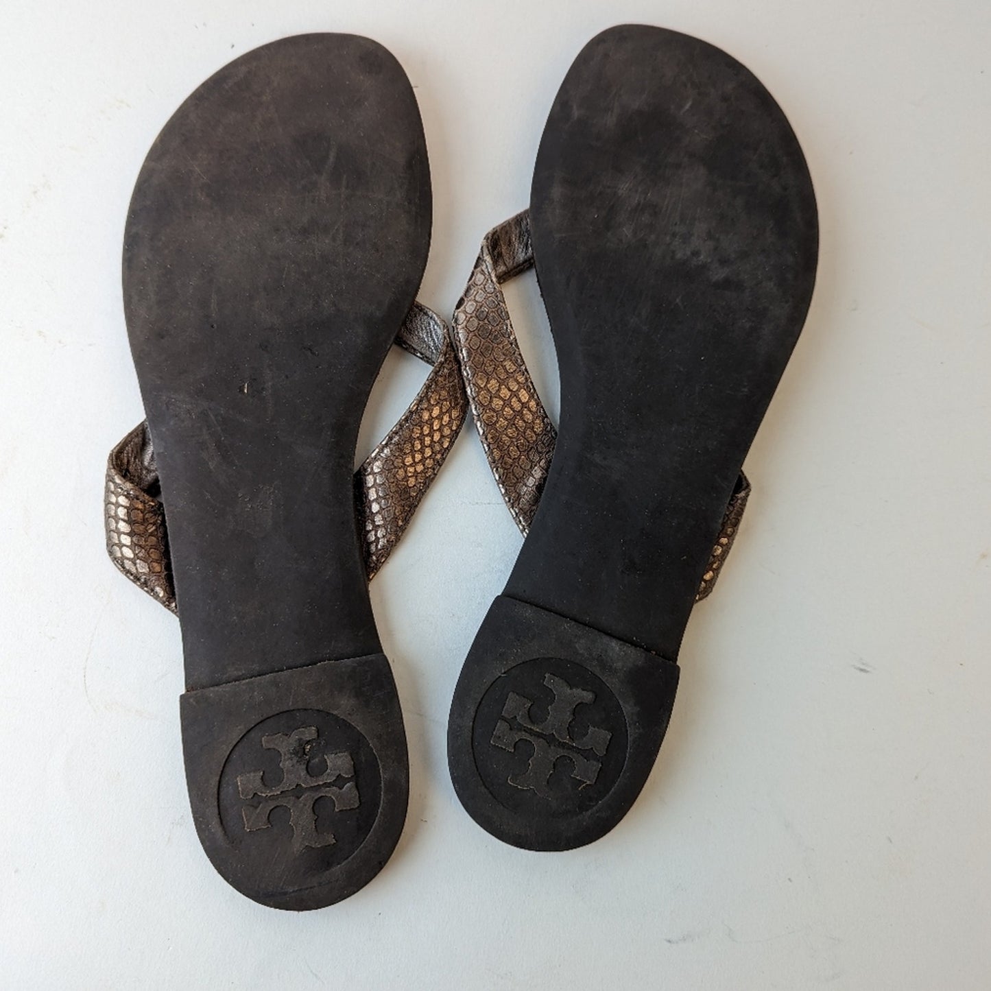 Tory Burch Thora Metallic Snakeskin Leather Flip Flops / 9