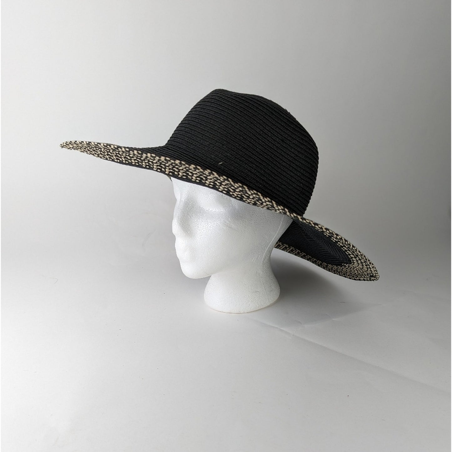 NWT Banana Republic Summer Straw Hat