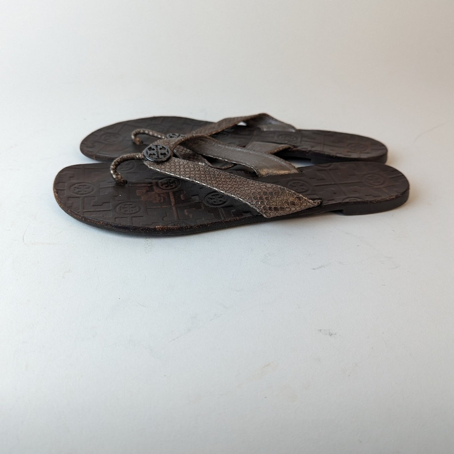Tory Burch Thora Metallic Snakeskin Leather Flip Flops / 9