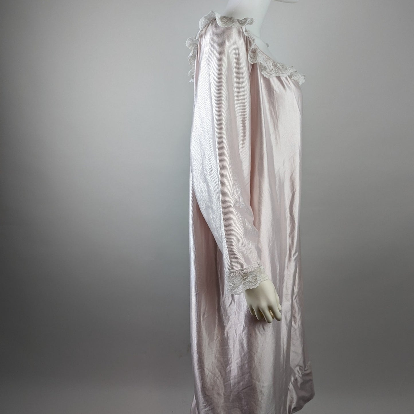 Vintage Cottagecore 80's Pale Pink Silky Lace Nightgown M