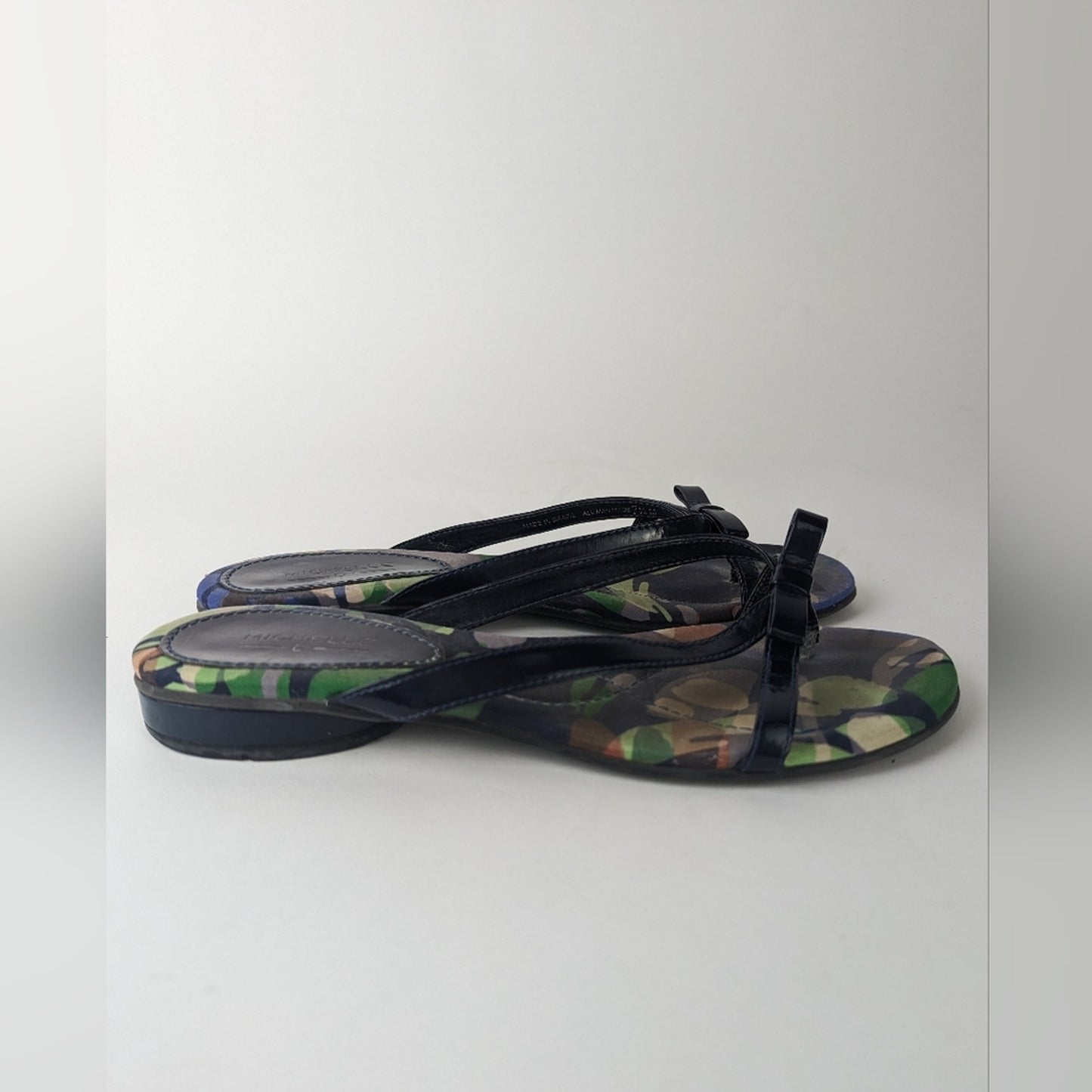 Michelle D Camo Sandals 7.5