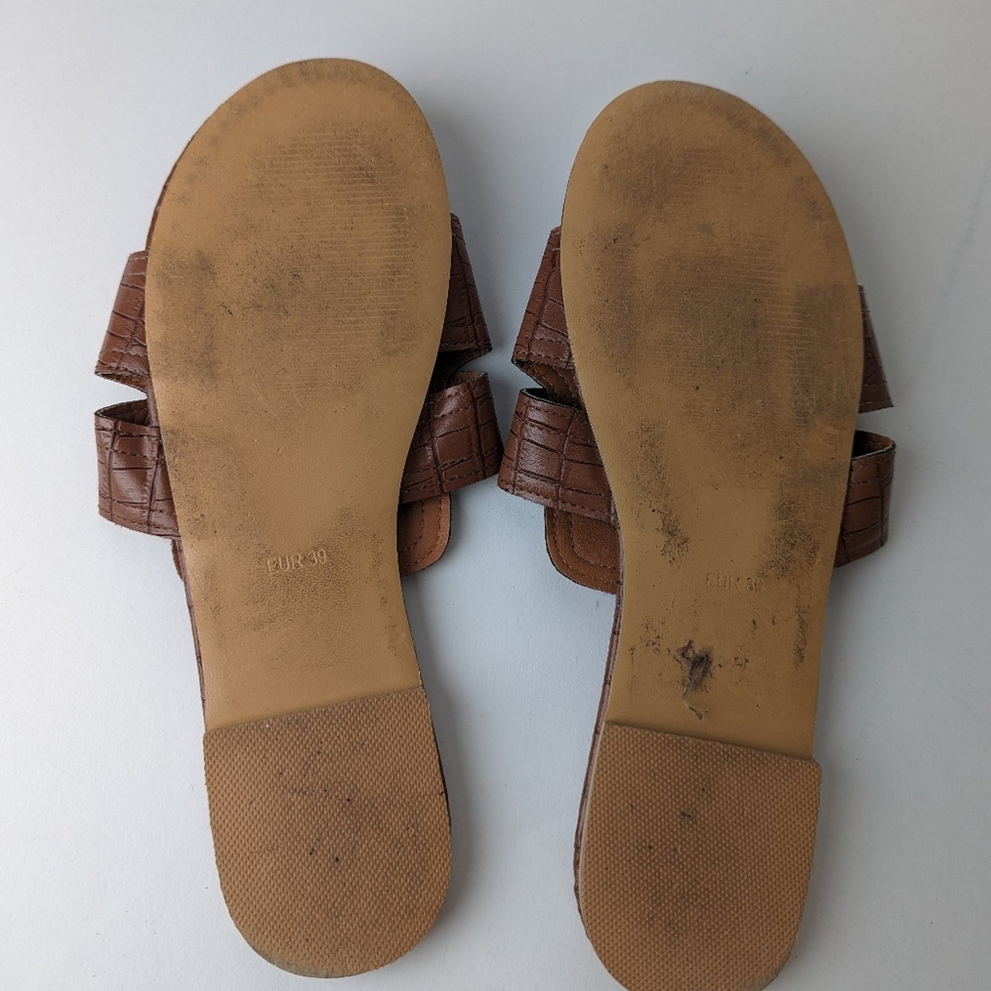 Summer Slip On Flats - 39 (8.5)
