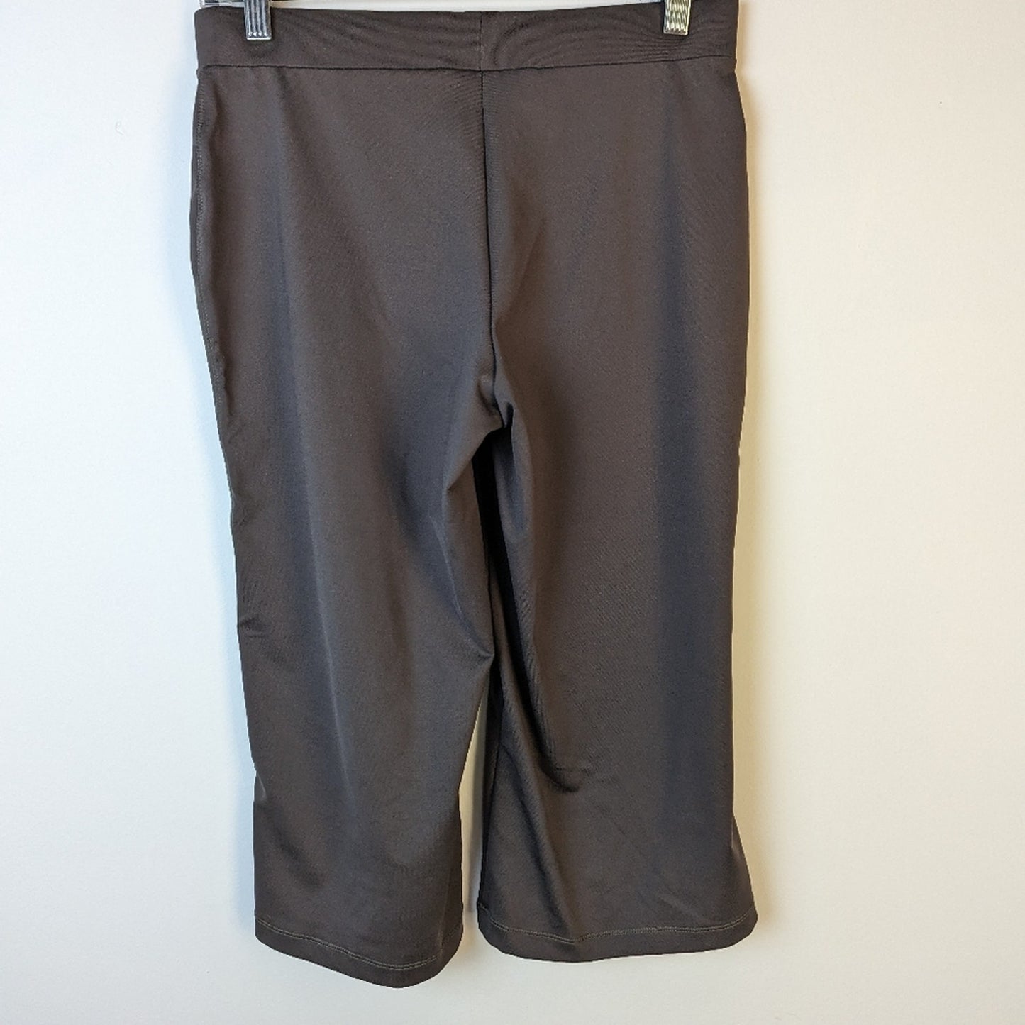 Reebok Grey Capris / Small
