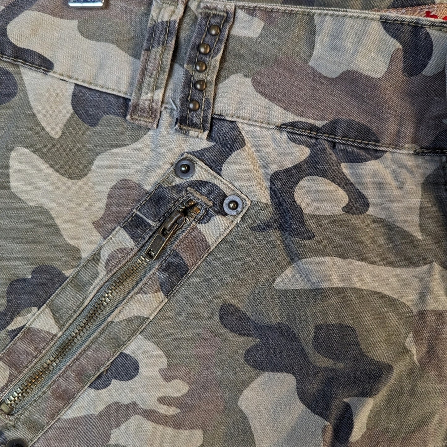 NoBo Camo Pants / 11