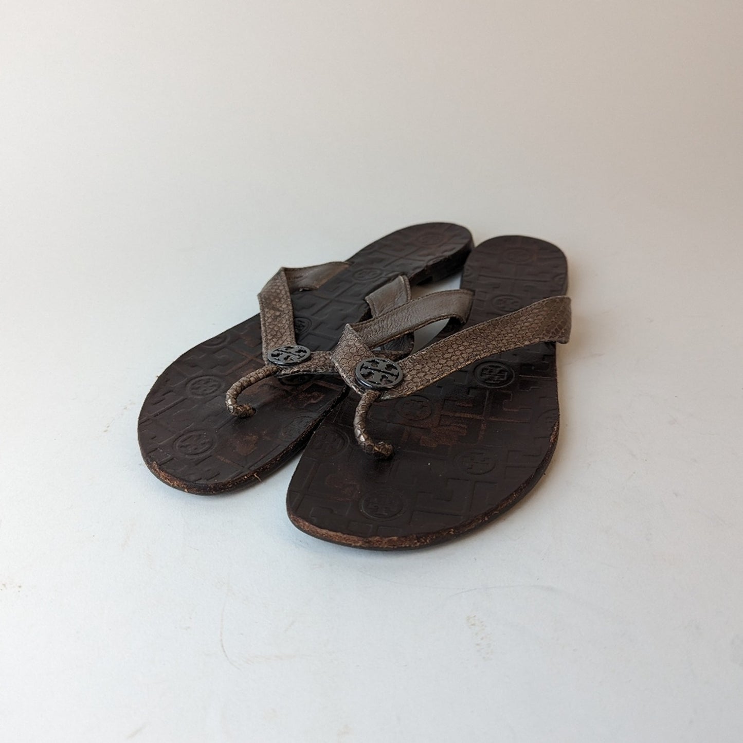 Tory Burch Thora Metallic Snakeskin Leather Flip Flops / 9