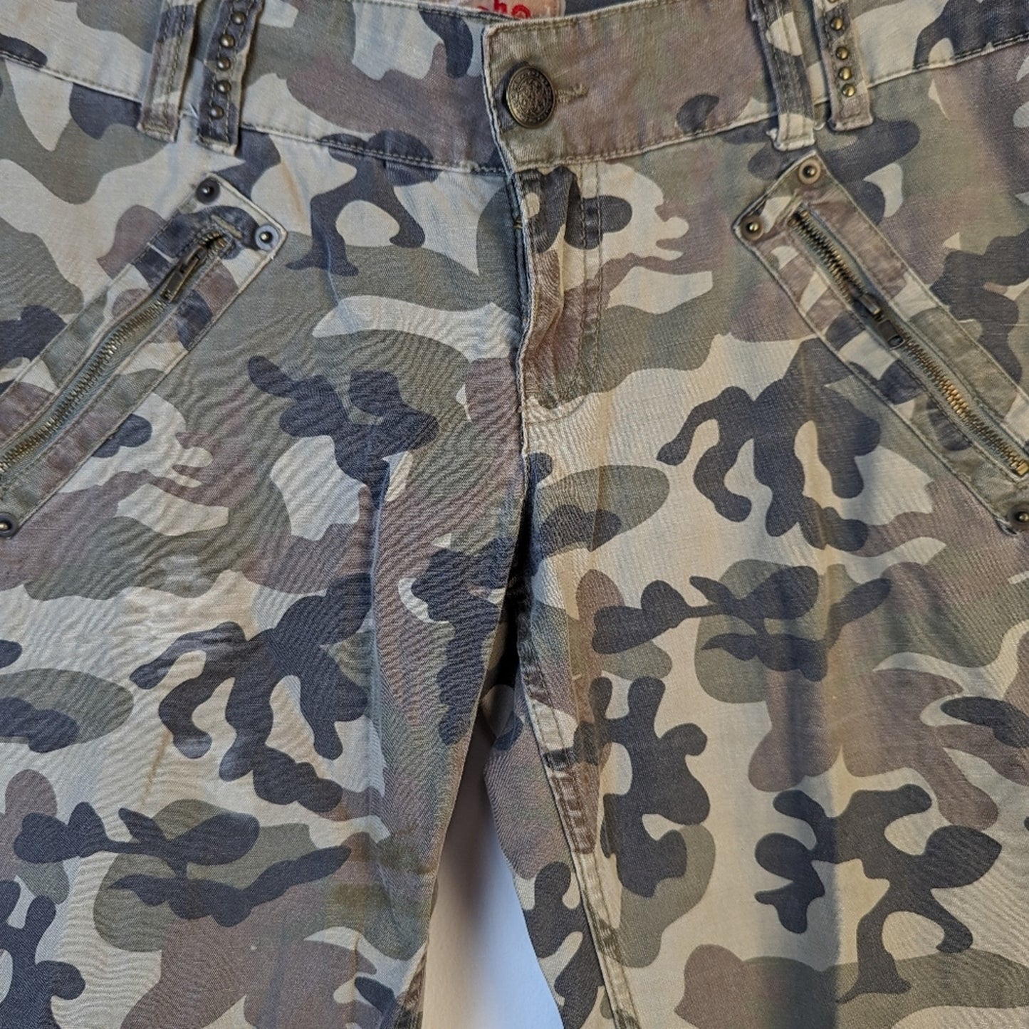 NoBo Camo Pants / 11