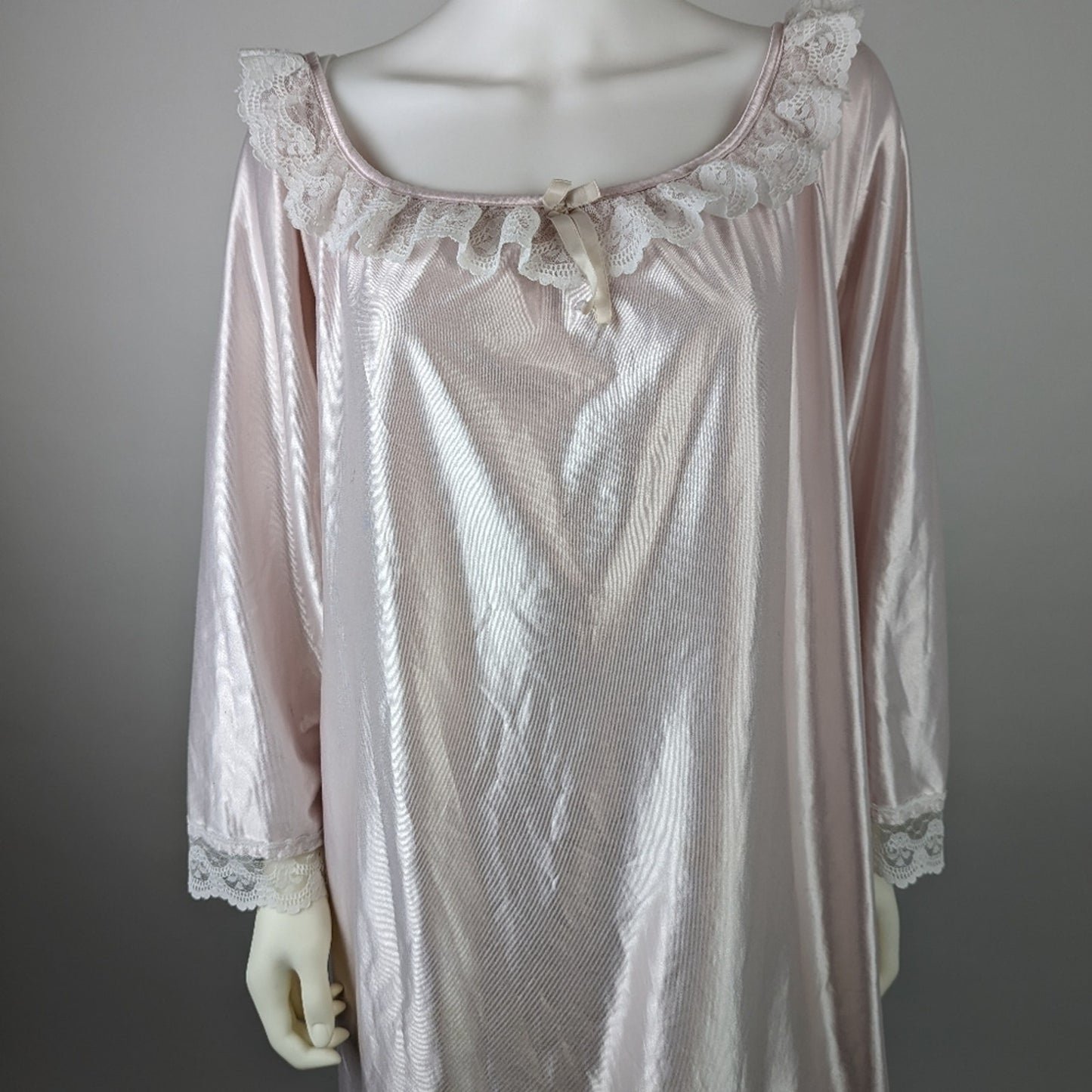 Vintage Cottagecore 80's Pale Pink Silky Lace Nightgown M