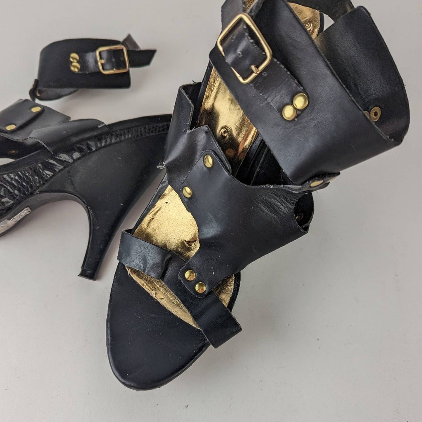 Bakers Melissa Black Strappy Snakeprint Heels 10